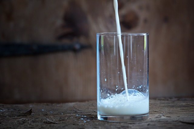 Glas mit Milch
