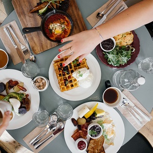 Zum Frühstück wird viel gegessen