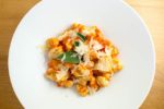 Lichtwurzel (Lichtyam) Gnocchi in scharfer Tomatensauce