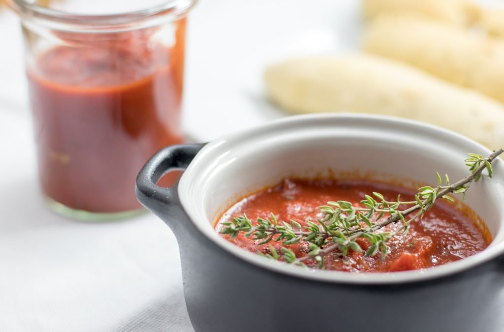 Selbstgemachte Pizza Tomatensauce (auch für Pasta, Gemüse oder Reis)