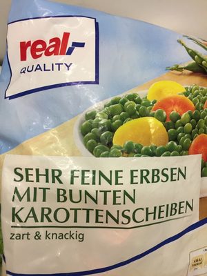 Sehr feine Erbsen mit bunten Karottenscheiben – real –